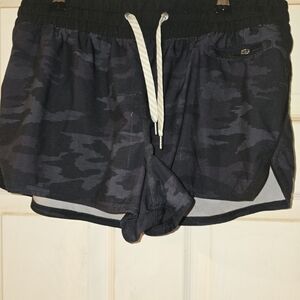 #440 Vuori Dark Patterned Shorts